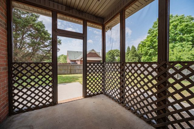 2815 Bowers Ln, Murfreesboro, TN 37129