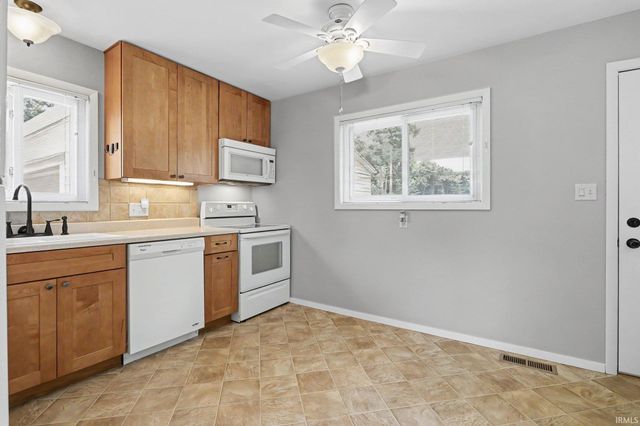 15525 Darden Road, Granger, IN 46530