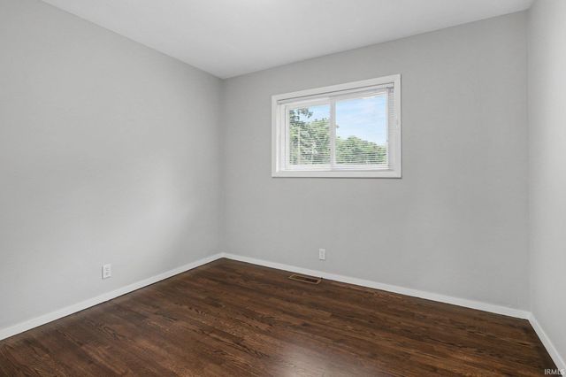15525 Darden Road, Granger, IN 46530