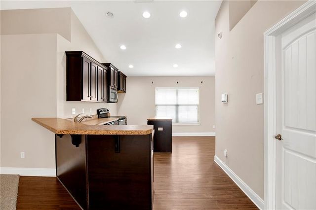 2273 Farrington W Loop, Semmes, AL 36575