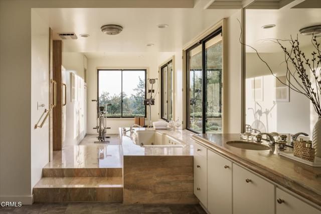 1279 Chateau Road, Pasadena, CA 91105