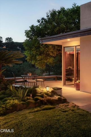 1279 Chateau Road, Pasadena, CA 91105