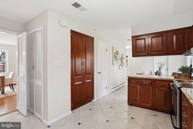 8509 CRESTVIEW DR, Fairfax, VA 22031