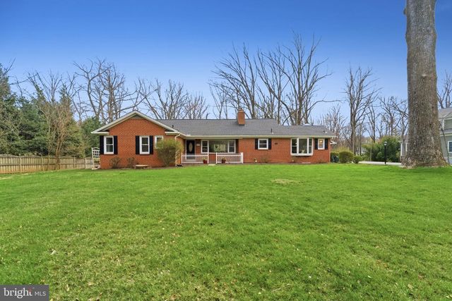 8509 CRESTVIEW DR, Fairfax, VA 22031