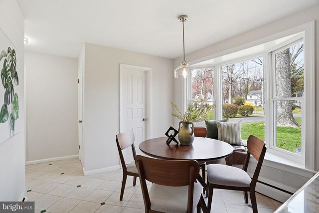 8509 CRESTVIEW DR, Fairfax, VA 22031