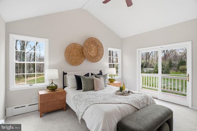 8509 CRESTVIEW DR, Fairfax, VA 22031