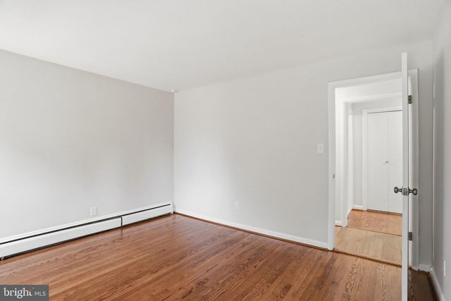 8509 CRESTVIEW DR, Fairfax, VA 22031