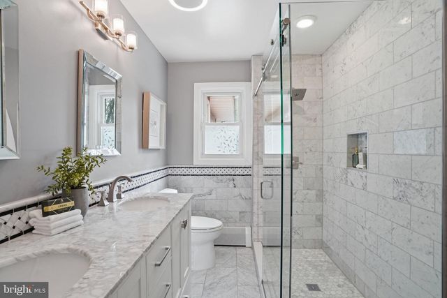 8509 CRESTVIEW DR, Fairfax, VA 22031