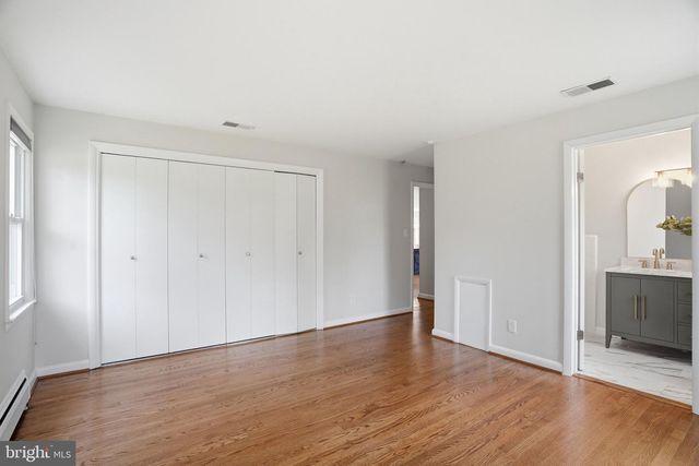 8509 CRESTVIEW DR, Fairfax, VA 22031