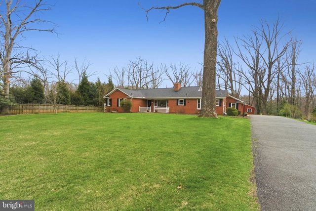 8509 CRESTVIEW DR, Fairfax, VA 22031