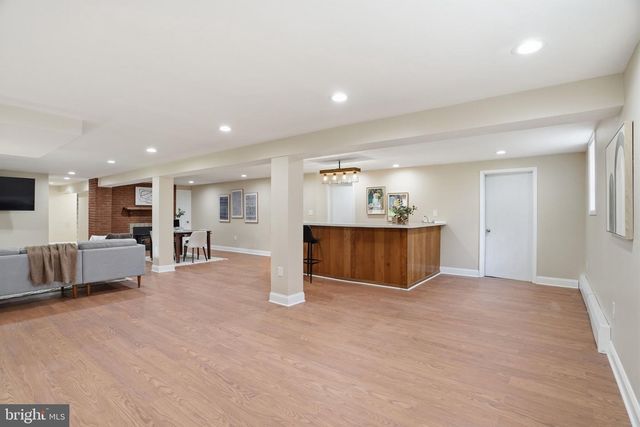 8509 CRESTVIEW DR, Fairfax, VA 22031