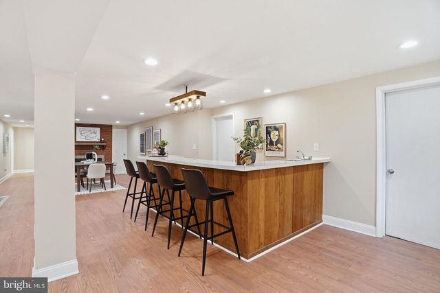 8509 CRESTVIEW DR, Fairfax, VA 22031