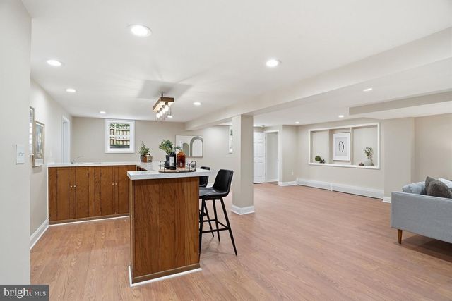 8509 CRESTVIEW DR, Fairfax, VA 22031