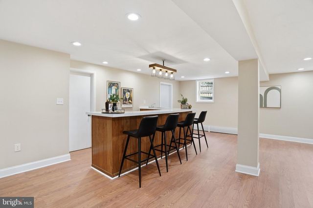 8509 CRESTVIEW DR, Fairfax, VA 22031