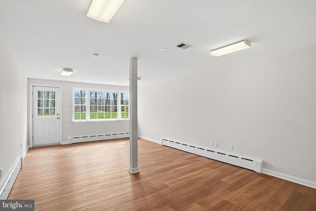 8509 CRESTVIEW DR, Fairfax, VA 22031