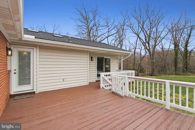 8509 CRESTVIEW DR, Fairfax, VA 22031