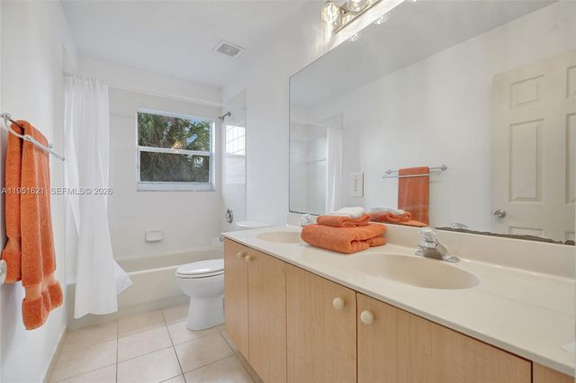 751 SW 191st Ave, Pembroke Pines, FL 33029