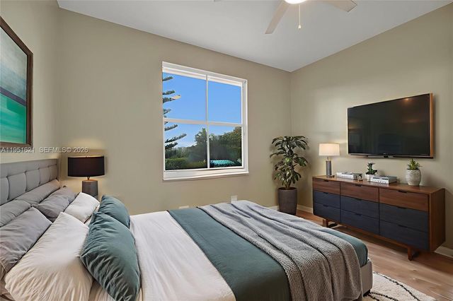 751 SW 191st Ave, Pembroke Pines, FL 33029