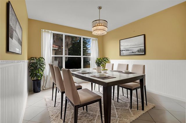 751 SW 191st Ave, Pembroke Pines, FL 33029