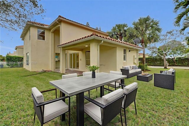 751 SW 191st Ave, Pembroke Pines, FL 33029