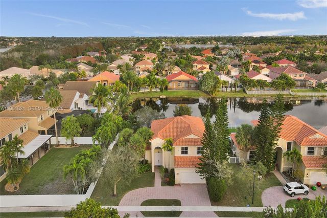 751 SW 191st Ave, Pembroke Pines, FL 33029