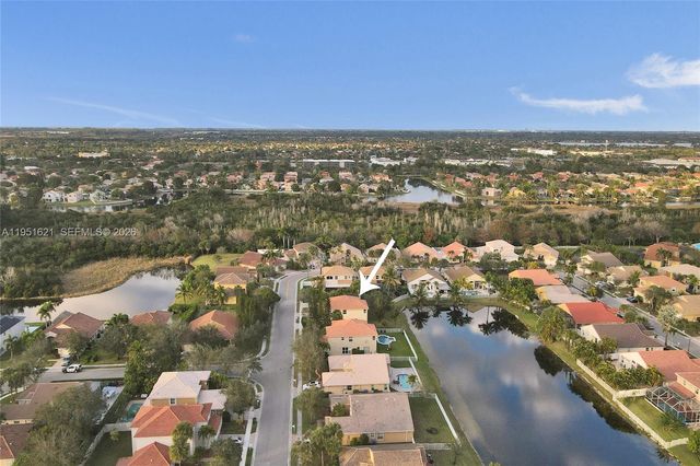 751 SW 191st Ave, Pembroke Pines, FL 33029