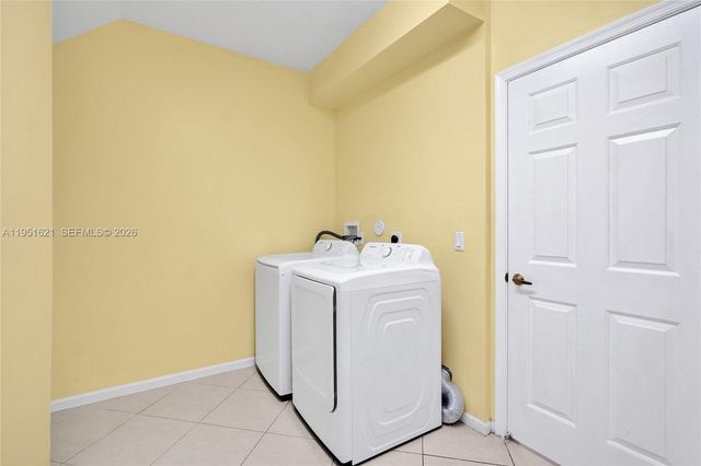 751 SW 191st Ave, Pembroke Pines, FL 33029