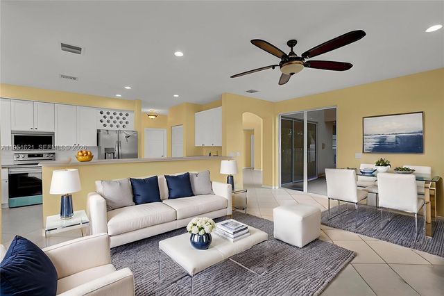 751 SW 191st Ave, Pembroke Pines, FL 33029