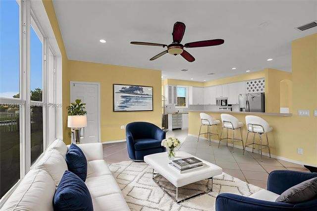 751 SW 191st Ave, Pembroke Pines, FL 33029