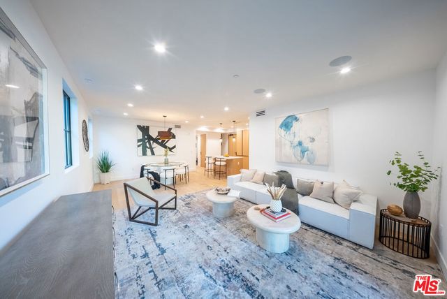 10352 Riverside Drive 103, Toluca Lake, CA 91602