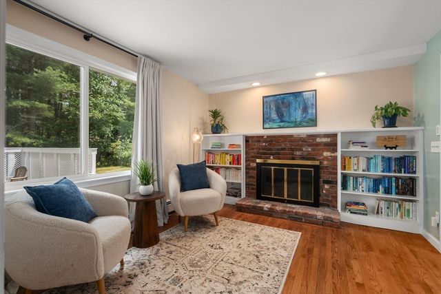10 Steven Ln, Medfield, MA 02052
