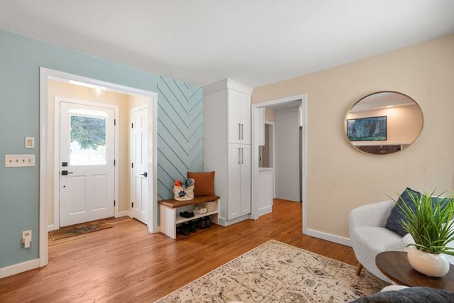 10 Steven Ln, Medfield, MA 02052