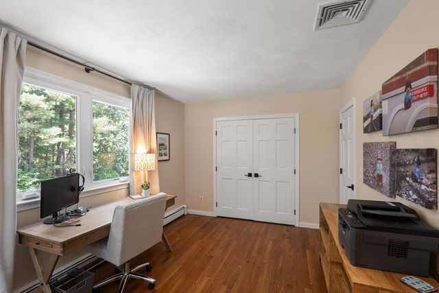 10 Steven Ln, Medfield, MA 02052