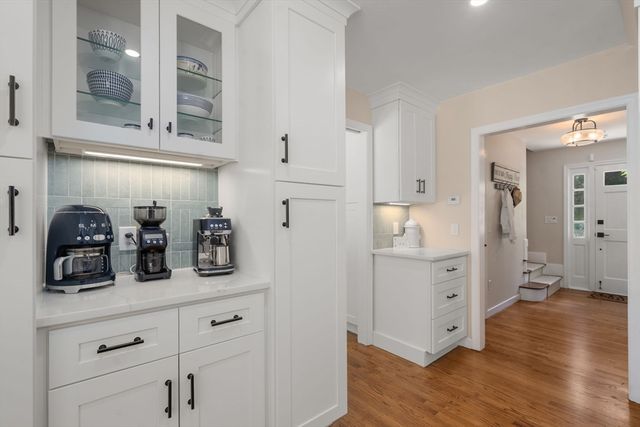 10 Steven Ln, Medfield, MA 02052