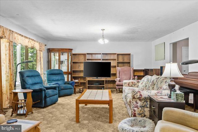 298 MCDANIEL LN, Middletown, VA 22645