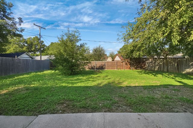 4912 Sandalwood Lane, Arlington, TX 76017