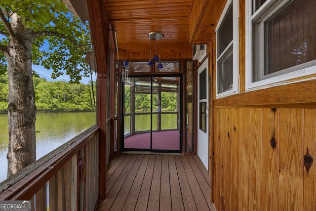 1049 Mountain Shadows Drive, Cleveland, GA 30528