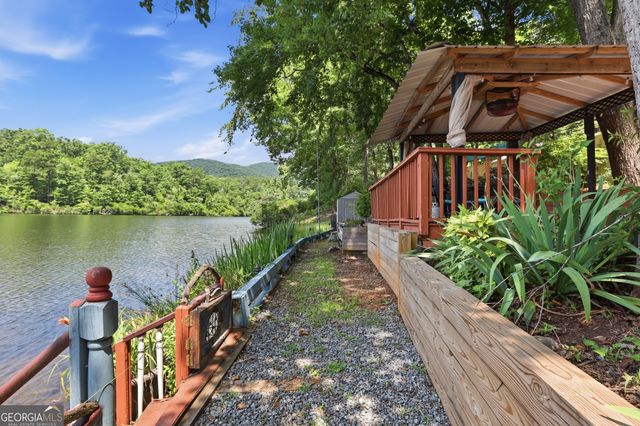 1049 Mountain Shadows Drive, Cleveland, GA 30528