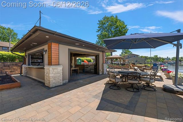 1345 E Lake Drive, Novi, MI 48377