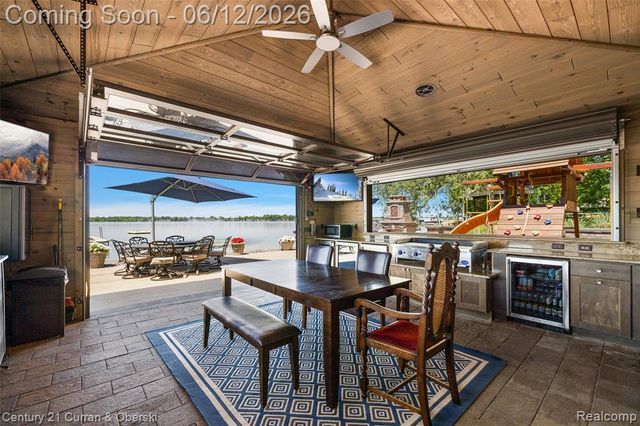 1345 E Lake Drive, Novi, MI 48377