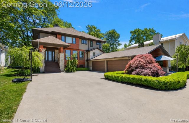 1345 E Lake Drive, Novi, MI 48377