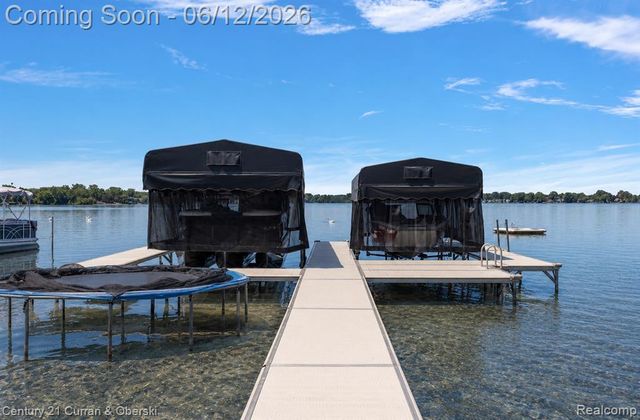 1345 E Lake Drive, Novi, MI 48377