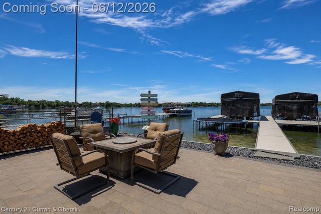 1345 E Lake Drive, Novi, MI 48377