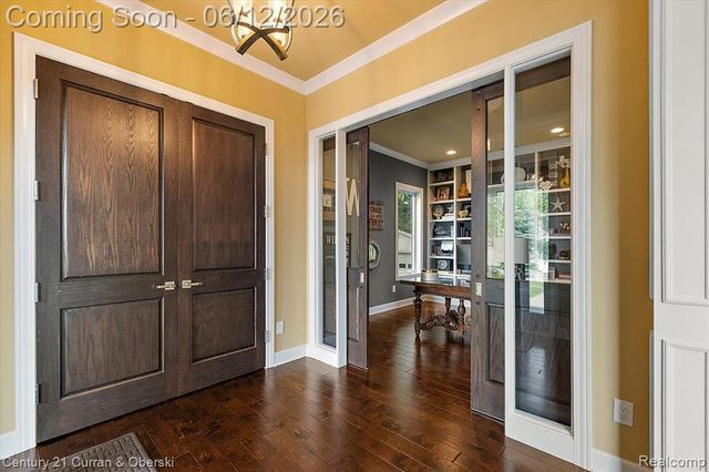1345 E Lake Drive, Novi, MI 48377