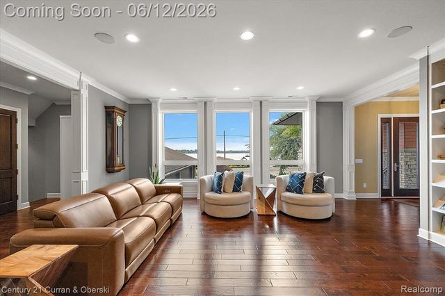 1345 E Lake Drive, Novi, MI 48377