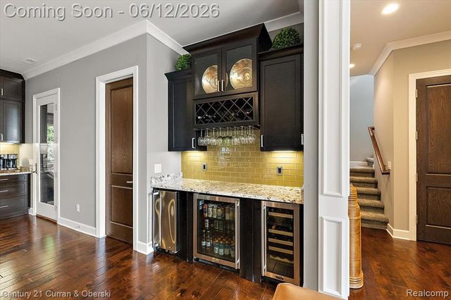 1345 E Lake Drive, Novi, MI 48377