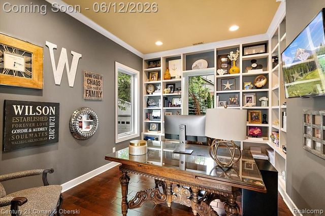 1345 E Lake Drive, Novi, MI 48377