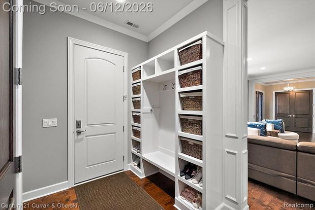 1345 E Lake Drive, Novi, MI 48377