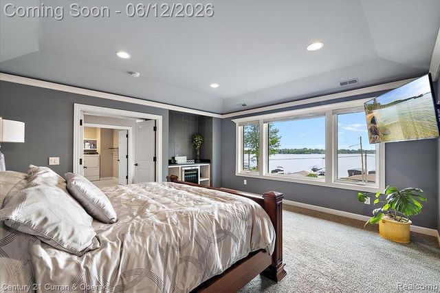 1345 E Lake Drive, Novi, MI 48377