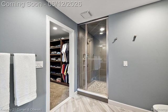 1345 E Lake Drive, Novi, MI 48377